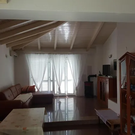 Tennis House Apartamento Sukošan